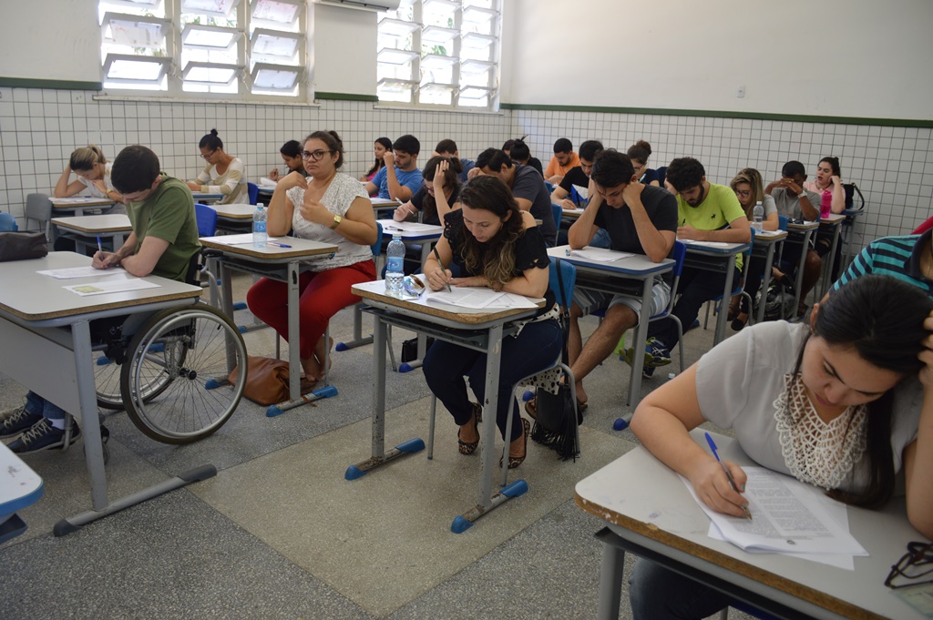 Mais de 400 candidatos participaram da seleção.