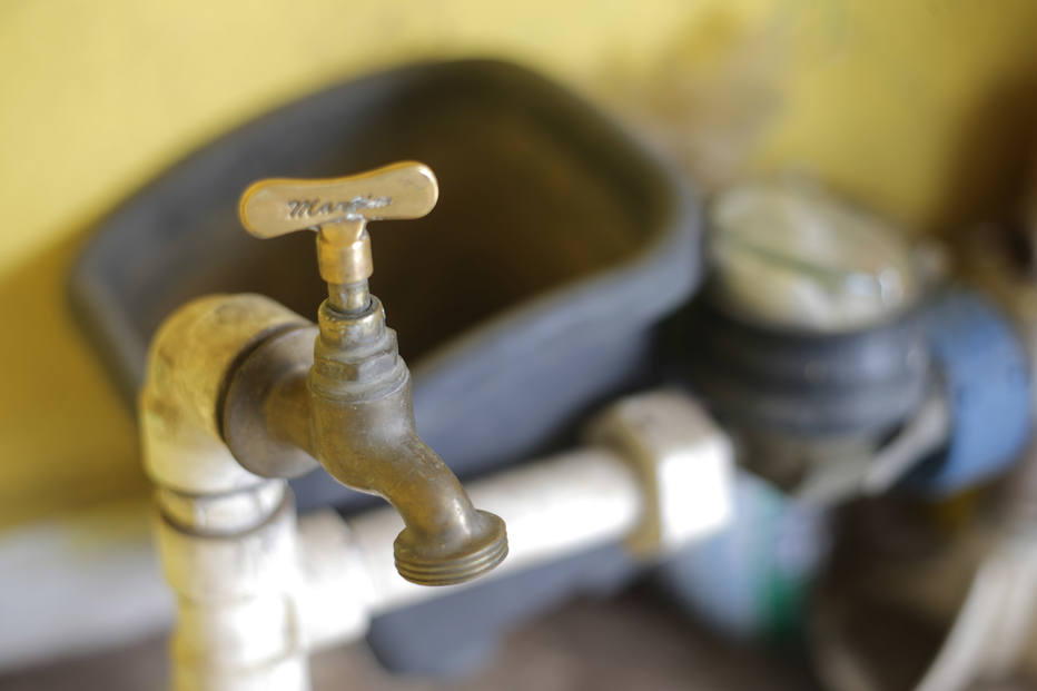 Justiça obriga Caern a suspender cobranças indevidas por substituição de hidrômetro