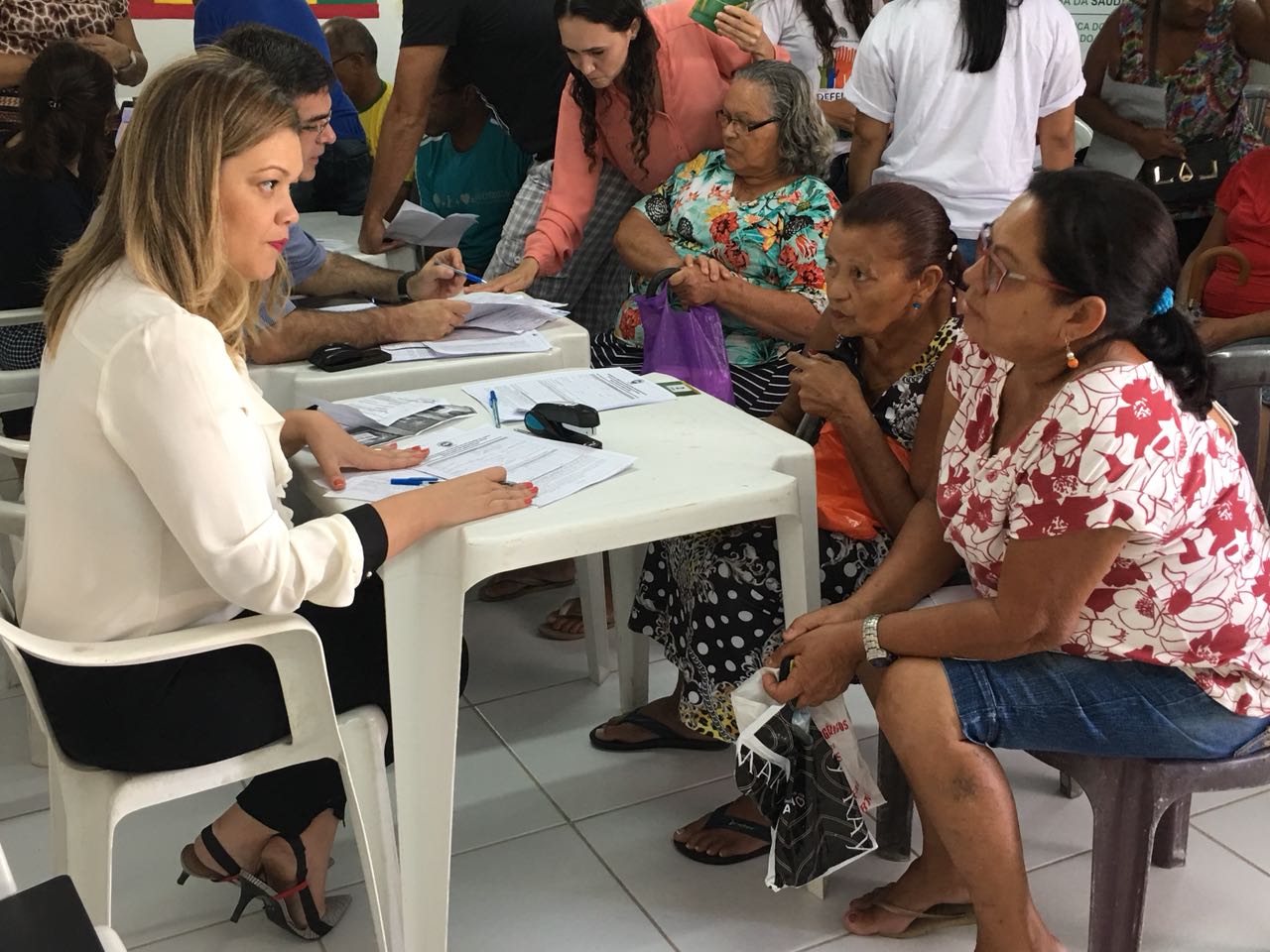 Em ação social, defensores atendem população da Zona Norte para receber demandas de saúde