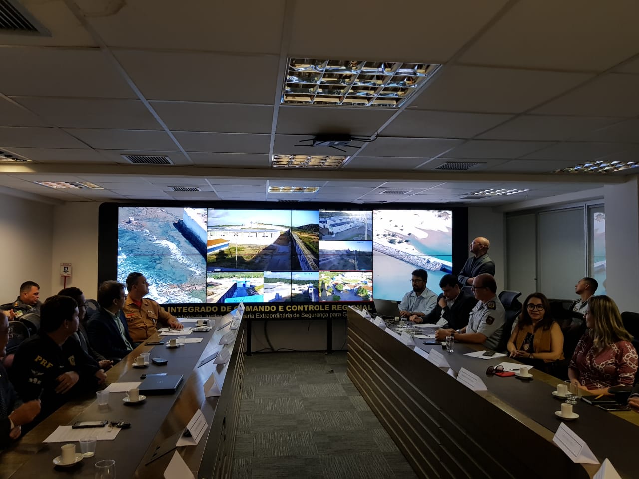 Governo reúne Poderes para apresentar situação do sistema prisional