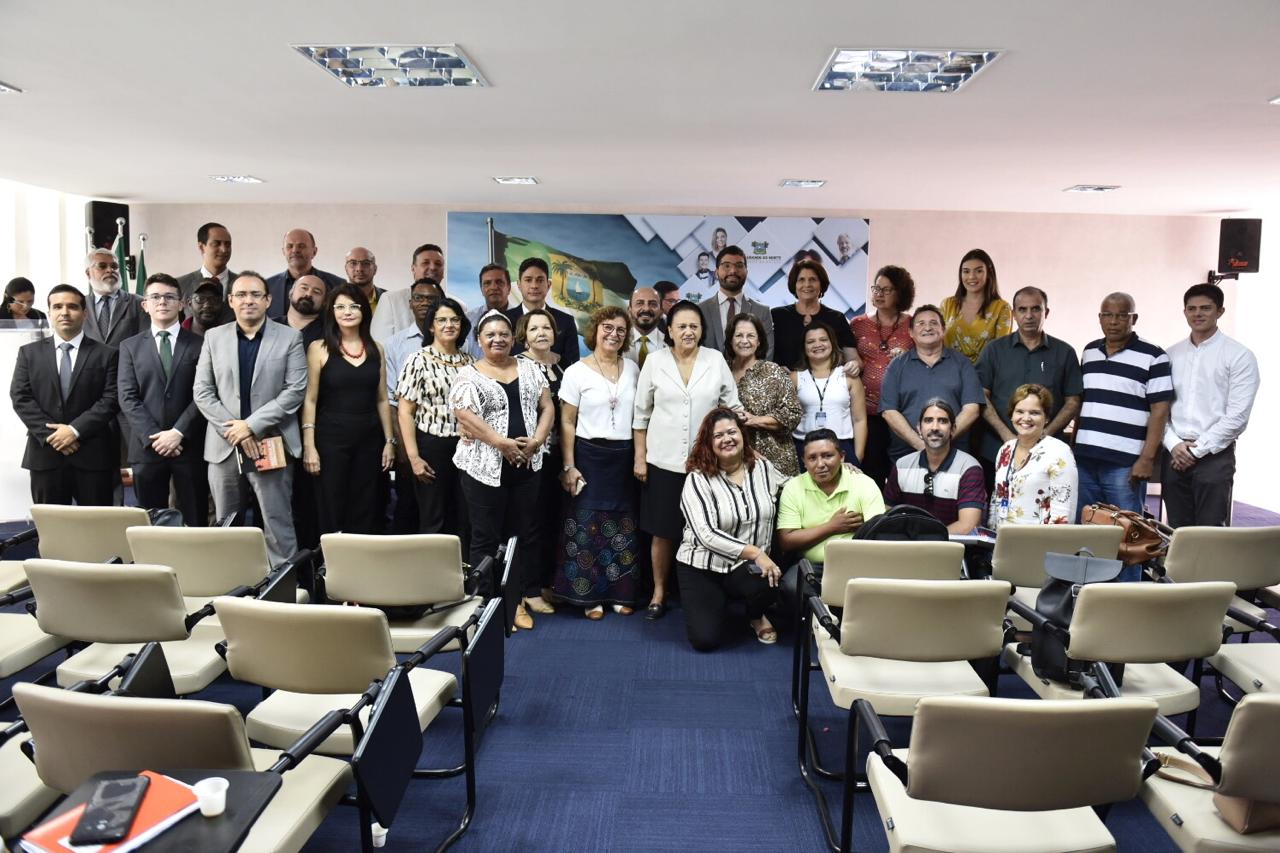 Defensores assumem como membros de comitê de atenção a refugiados