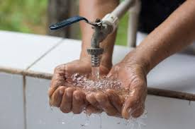 Família conquista religação de água durante a pandemia do coronavírus