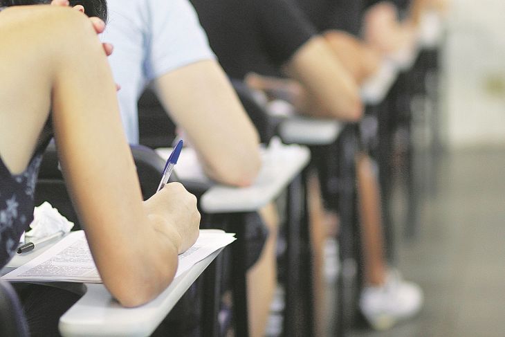 Defensoria garante emissão de histórico escolar e declaração de transferência para aluna de curso superior