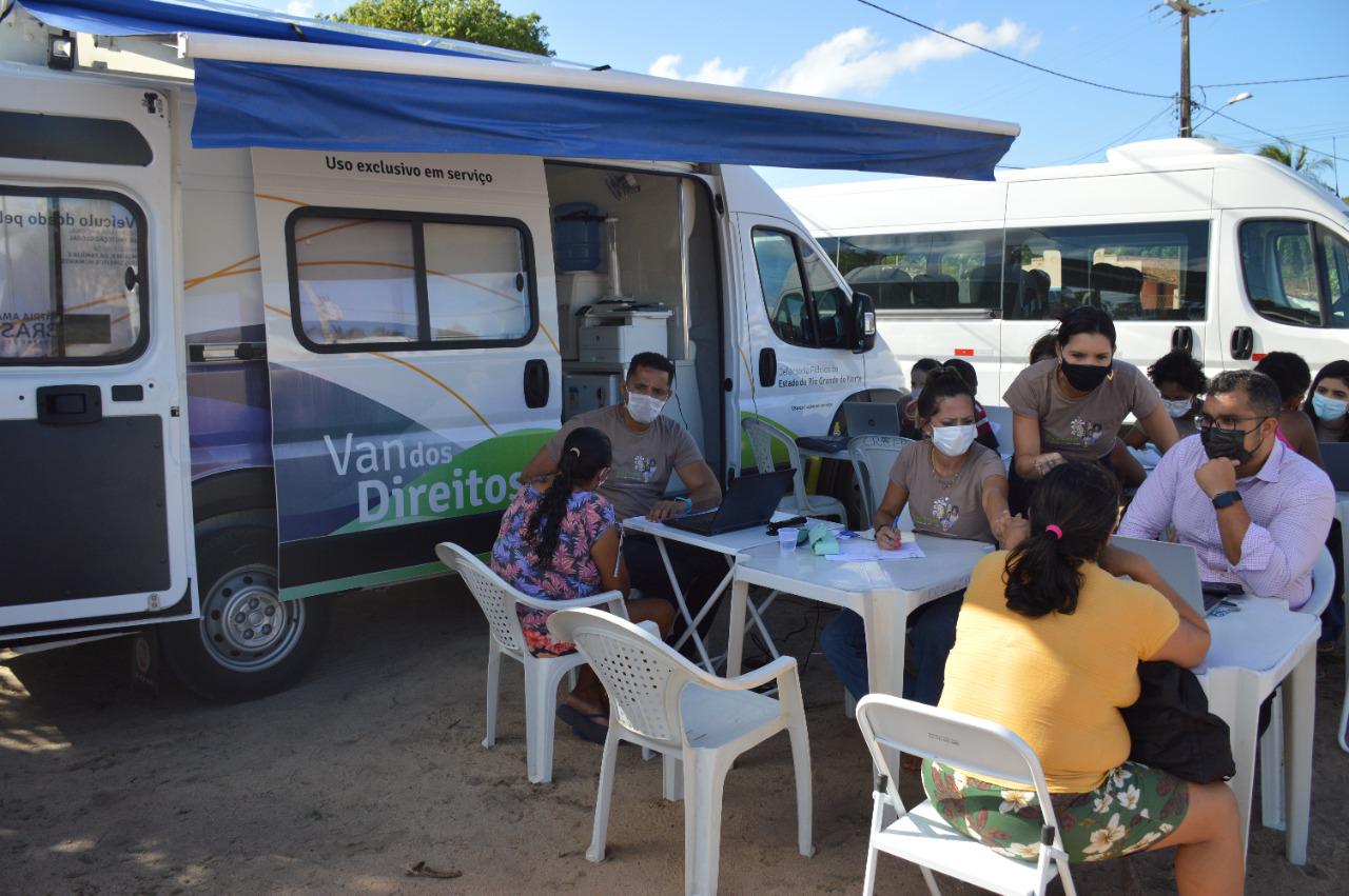 Defensoria Pública leva "Van dos Direitos" à comunidade quilombola Capoeiras 