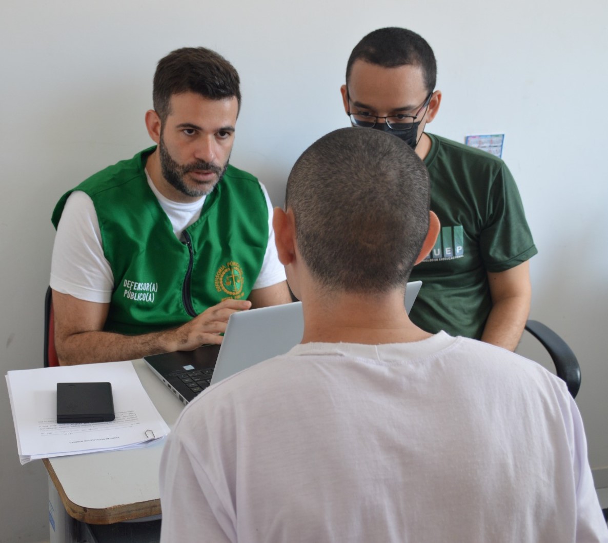 Defensoria Pública do RN atende mais de 380 custodiados em mutirão na Penitenciária Rogério Coutinho Madruga