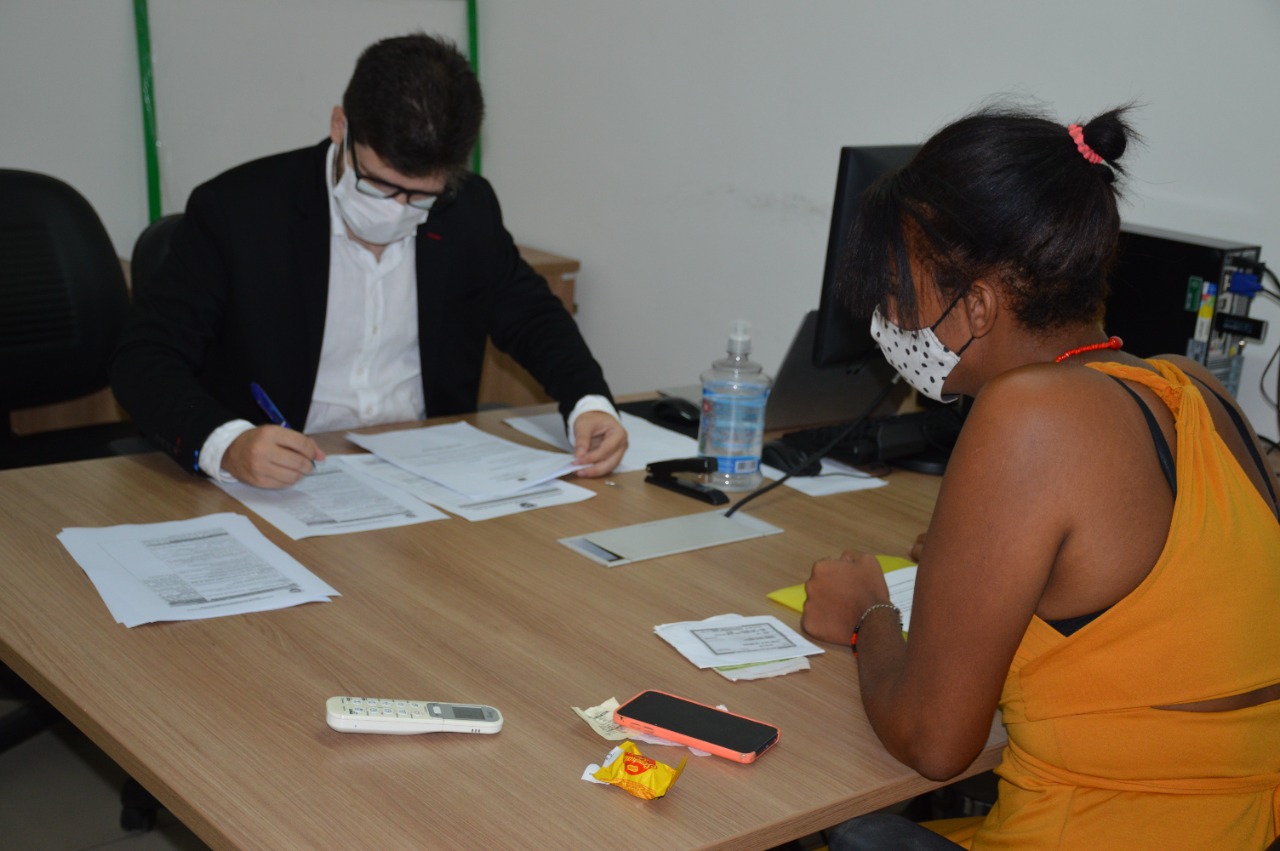 Stphany Caroline em atendimento